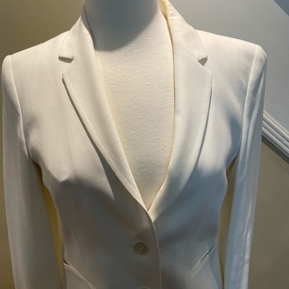 Massimo Dutti Crepe Cream Blazer - Picture 3 of 7